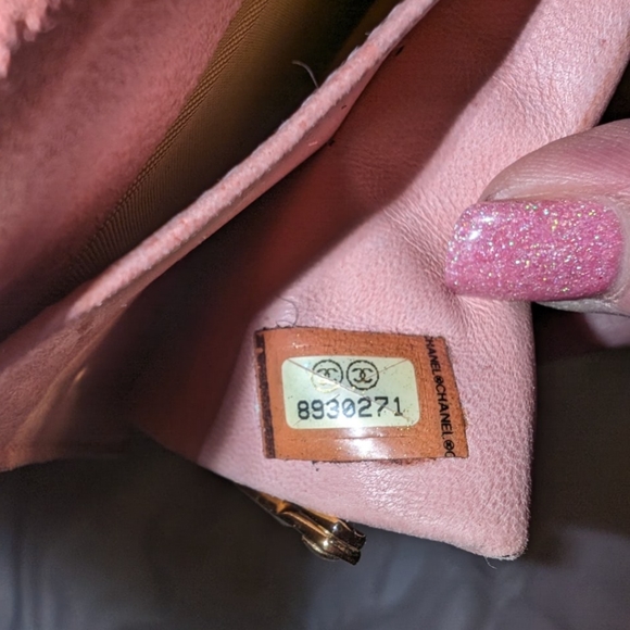 Chanel Rare Pink Caviar Bifold Wallet - Picture 6 of 6